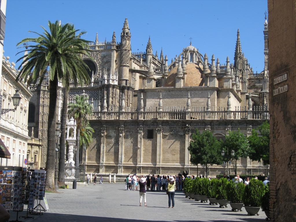 Luxury Apartment Plus Ultra Seville Exterior photo